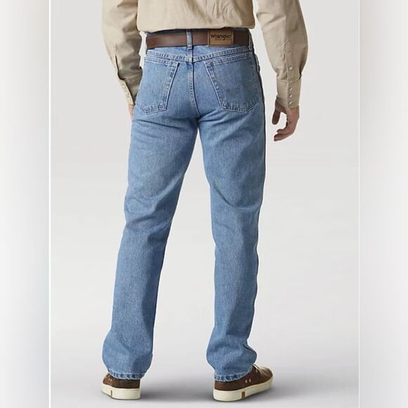 Wrangler Men's Rugger Wear Classic Fit Straight Leg Jeans Size 48x30 Rough Wash - Picture 2 of 16